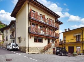 Gorgeous Apartment In Pezzoro With House A Mountain View, hotell i Lavone