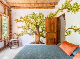 Tree room in casa bambú., homestay in San Juan de Mata