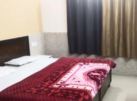 Goroomgo Kunj Residency Mathura Near Bus Stand - Parking Facility & Restrurant – hotel w mieście Mathura