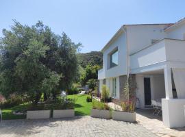 La Villa, vacation home in Procchio