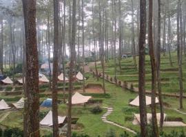 Be Glamping Lembang, hotel in Lembang