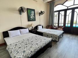 Xuân Hồng Guest House, hotel en Ha Long