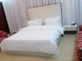 Premium Hotel DHA, מלון ליד נמל התעופה הבינלאומי ג'ינה - KHI, קראצ'י