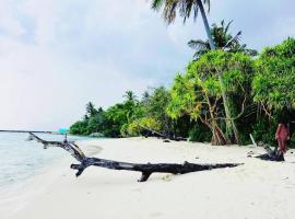Picturesque luxury Hotel close to beach, hotell i Omadhoo