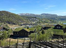 Holiday apartment close to Kjerag, hótel í Tjørhom