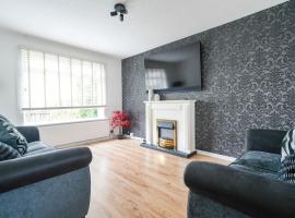 Livingston 4 Bed + Car Space, hotel in Livingston