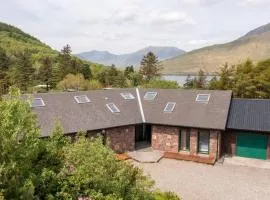 Heather Lodge with Sea and Mountain Views