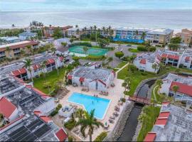 *Deeded Beach Access, Lrg Heated Pool, Sunsets* – hotel w mieście Bradenton Beach
