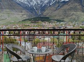 Belas guesthouse, hotel in Stepantsminda