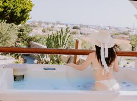 Summer House Collection - A Secluded Getaway, hotell i Perissa