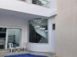 Villa Kyan with private pool, hotel in Bizerte