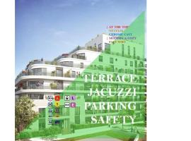 Residence Abraham-Bed&Breakfast Guest Room 2 LaD&eacute;fense U-Arena #Parking #Terasse #Fibre #View, hotel com banheiras de hidromassagem em Colombes