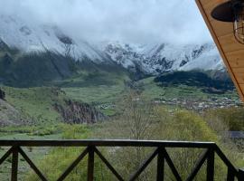 view, casa de muntanya a Kazbegi