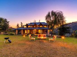 Private & Scenic: Serene 2BR Villa in Dharamshala, vila di Dharamshala