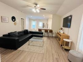 Between Kemah and Galveston 6 Beds House, hotel in Texas City
