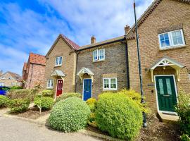 The Sandpiper - Part of the The Bay Filey Holiday Village with pool, gym and direct beach access, pub, restaurant, tennis and meadows walks, khách sạn ở Reighton