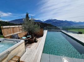Bella & Flocon & Carnotzet Private Pool & Spa Min 1 Week Saturday to Saturday – hotel w mieście Savièse