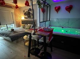 Love room nantais, ξενοδοχείο με τζακούζι στη Νάντη