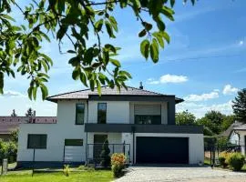 Villa Almond