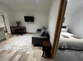 Small home in Llanfairpwll – apartament w mieście Y Felinheli