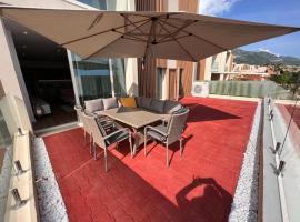 Palase Four C apartment 240-B GC, hotel v destinaci Palasë