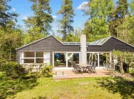 8 person holiday home in Glesborg-By Traum