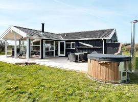 Three-Bedroom Holiday home in Hjørring 17, hotel v destinaci Lonstrup