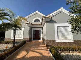Chalet Californiano con Piscina