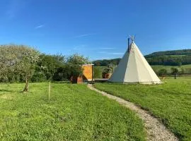 Nuit insolite en Tipi avec bain nordique privatif, petits déjeuners inclus
