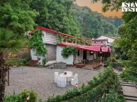 StayVista at Edwinstowe House with Heater, Bonfire & BBQ Grill