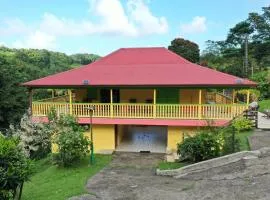 Maison de 2 chambres avec terrasse amenagee et wifi a Gros Morne