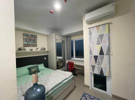 Studio room with an outstanding view, apartment in Cilandak