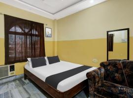 OYO Hotel Royal Residency, three-star hotel in Chās