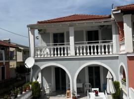 Luxury Family Home in the center of Kassiopi, ξενοδοχείο στην Κασσιόπη