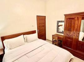 23# Guest house Star #5, hotel in Blahbatu