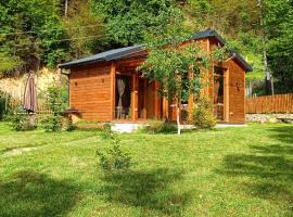 Wooden Mountain Villa, hytte i Berovo