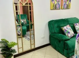 Cozy Retreat Near Nairobi National Park, Giraffe Centre & Wilson Airport