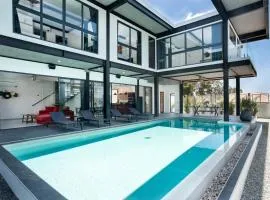 Trendy Loft-style 4BR Pool Villa Sunset Garden 7