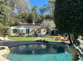 Roquefort les pins magnifique villa piscine calme, casa vacacional en Roquefort-les-Pins