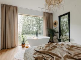 Ezernams SPA, hotel pantai di Kaukuri