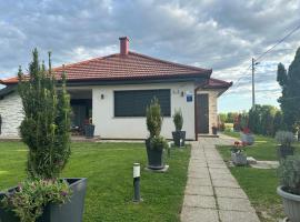 Holiday Home TimeOut Bizovac, מלון בביזובץ