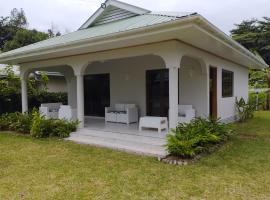 Southern Cross Villas#: Grand Anse'de bir otel