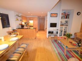 Au Pied des Pistes C7, Grimentz - Modern 3 Bedroom Duplex, Sleeps 8, hotel v destinaci Grimentz