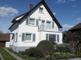 Ferienhaus in ruhiger Lage mit großem Garten、Orsingen-Nenzingenの別荘