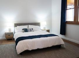 East Albury home near hospital & sports precinct, villa in Albury