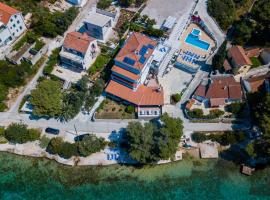 Boutique Guesthouse Sveti Petar, on the beach, heated pool & boat berth - ADULT ONLY, hotel en Nečujam