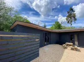 Hunters Hideaway-Hot Tub-Wiltshire-Groups