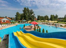 Holiday Park Kacze Stawy, hotel v destinaci Leba