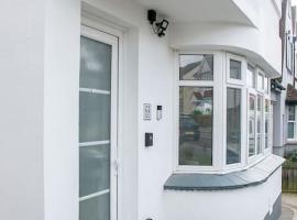Stylish Retreat in Leigh-on-Sea, pet-friendly hotel in Southend-on-Sea