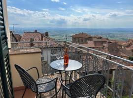 Cortona's Rooftop Nest – hotel w mieście Cortona